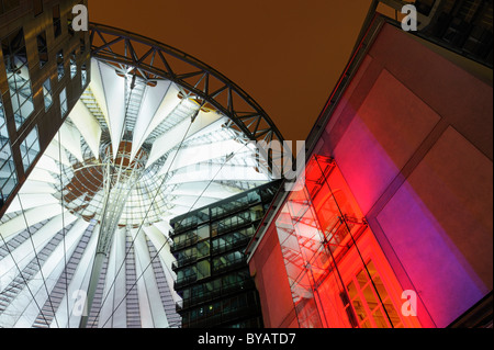 Tetto del Sony Center di Potsdamer Platz di Berlino, Germania, Europa Foto Stock