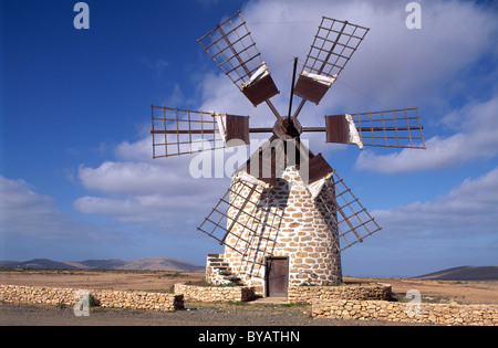 Tefia, mulino a vento, Fuerteventura, Isole Canarie, Spagna Foto Stock