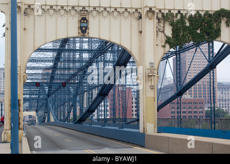 La Smithfield Street ponte che attraversa il fiume Monongahela a Pittsburgh, Pennsylvania, STATI UNITI D'AMERICA Foto Stock