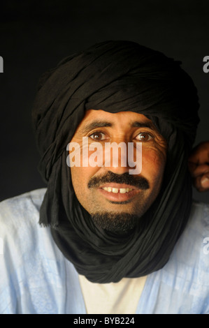 Ritratto di un uomo della Mauritania, Nouakchott, Mauritania, Africa nord-occidentale Foto Stock