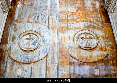 La porta principale della cattedrale di Cadice (Catedral Nueva), costruito 1722-1838, su Plaza Catedral, Cadice, Andalusia, Spagna Foto Stock