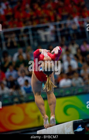 Shawn Johnson (USA) Donne Individuale tutto intorno la ginnastica medaglia d'argento al 2008 Olimpiadi estive a Pechino, Cina Foto Stock