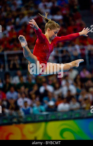 Shawn Johnson (USA) Donne Individuale tutto intorno la ginnastica medaglia d'argento al 2008 Olimpiadi estive a Pechino, Cina Foto Stock