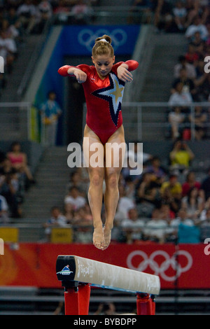 Shawn Johnson (USA) a competere in ginnastica per la gara di qualificazione al 2008 Olimpiadi estive a Pechino, Cina Foto Stock