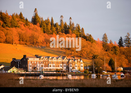 In tarda serata la luce su Ambleside, Lake District, UK. Foto Stock