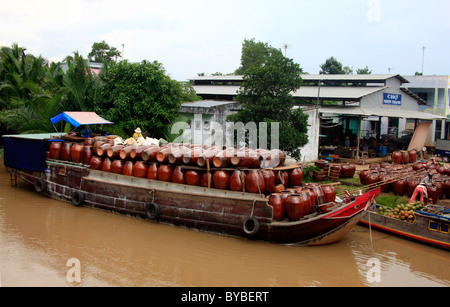 Nave da carico, trasporto in barca, delta del Mekong, Vietnam del Sud, il Vietnam Asia Foto Stock