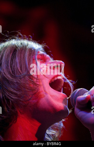 Gabbia la Elephant Rock Band con Matthew Shultz in concerto Foto Stock