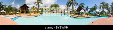 Piscina panoramica di un lussuoso hotel tropicale Foto Stock