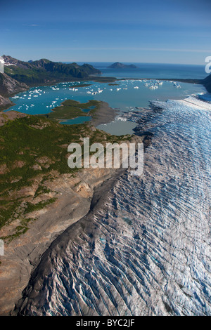 Aerial del ghiacciaio di Orso e orso Laguna, il Parco nazionale di Kenai Fjords, vicino a Seward, Alaska. Foto Stock