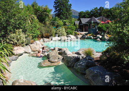 Hot rock pools all'Hanmer Springs Thermal Pool & Spa, Hanmer Springs, Canterbury, Isola del Sud, Nuova Zelanda Foto Stock