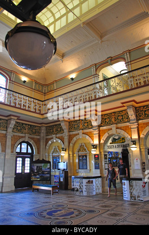 Biglietto ornati Hall di Dunedin stazione ferroviaria, Anzac Square, Dunedin, Regione di Otago, Isola del Sud, Nuova Zelanda Foto Stock