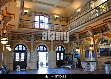 Biglietto ornati Hall di Dunedin stazione ferroviaria, Anzac Square, Dunedin, Regione di Otago, Isola del Sud, Nuova Zelanda Foto Stock