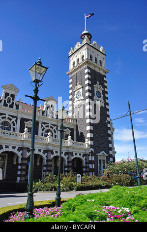 Dunedin stazione ferroviaria da Anzac Square Gardens, Dunedin, Otago, Isola del Sud, Nuova Zelanda Foto Stock