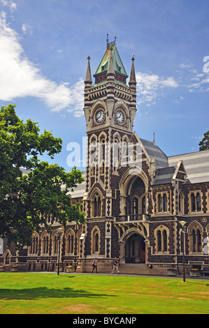 Vista del campus che mostra la University Clock Tower, l'Università di Otago, Dunedin, Otago, South Island, nuova Zelanda Foto Stock