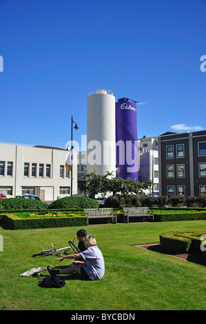 Il Cadbury World da Anzac Square Gardens, Dunedin, Regione di Otago, Isola del Sud, Nuova Zelanda Foto Stock