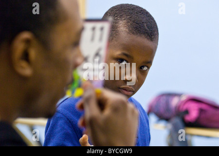 La matematica delle flashcards in aula a Washington DC Foto Stock