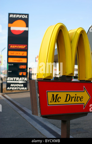 McDonald's e Repsol in Italia Foto Stock