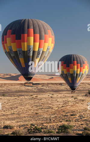 Volo in mongolfiera ad aria calda sopra il Parco Namib-Naukluft, Namibia centrale. Foto Stock
