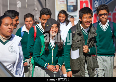 Gli studenti adolescenti a San Cristobal de Las Casas in Chiapas, Messico Foto Stock