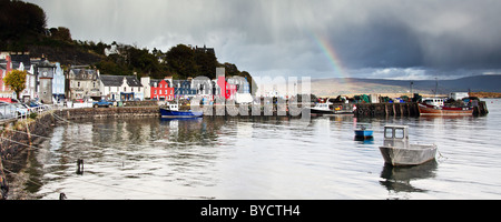 Tobermory, Mull, Highlands, Scotland, UK - Rainbow Foto Stock