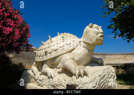 La "Tarasque", mostro medievale. Tarascon. Bouches du Rhône. Provenza. La Francia. Foto Stock