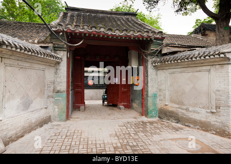 Ingresso alla casa di Hutong a Pechino, Cina. JMH4844 Foto Stock