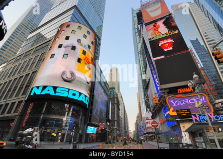 Famosa Times Square a New York City. Giugno 27, 2010. Foto Stock