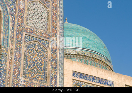 Dettaglio del Mir Medressa araba, Bukhara, Uzbekistan in Asia centrale Foto Stock