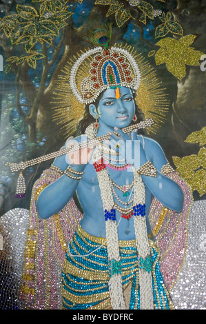 L Induismo, pittura di Krishna con flauto, Durgiana Mandir Vishnu tempio, Amritsar Punjab, India, Asia del Sud Foto Stock