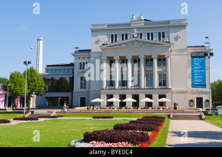 Latvijas Nacionala Opera, Opera Nazionale Lettone mediante l Bonstet, ricostruita da R G Smelings, opere liriche Laukums, Opera Square, Riga Foto Stock