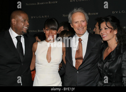 (Da sinistra) Forest Whitaker, Keisha Whitaker, Clint Eastwood e moglie Dina Eastwood 2006 National Board of Review di movimento Foto Stock