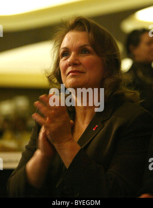 Elizabeth Edwards che ha annunciato il suo cancro dopo suo marito John Edwards ha perso la vice presidenza i democratici di inverno Foto Stock