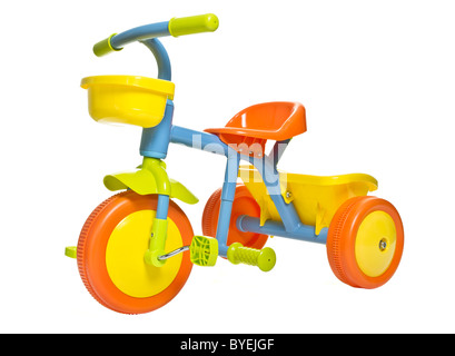 Bambino vivace del primo bike / trike isolato su bianco. Foto Stock