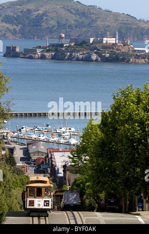 La funivia e l'Isola di Alcatraz a San Francisco, California, Stati Uniti d'America. Foto Stock