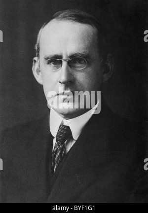 Vintage foto ritratto circa 1920s di astrofisico inglese Sir Arthur Stanley Eddington (1882 - 1944). Foto Stock