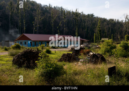 Ricostruzione su un tracciato bruciato dopo i devastanti incendi che hanno colpito i Marysville Foto Stock