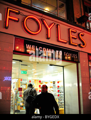 Foyles Book shop sulla croce la carbonizzazione a Londra Foto Stock