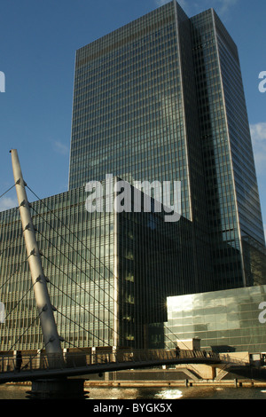 Heron Quays e Canary Wharf Foto Stock