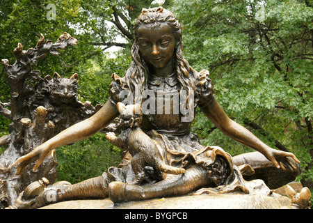 Alice nel Paese delle Meraviglie Statua in Central Park Foto Stock