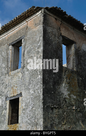 Abbandonato casa rurale a Zante, Grecia. Dettagli architettonici. Foto Stock