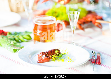 Pasto con astaci sul tavolo per esterno Foto Stock