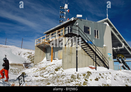 Stazione dei tram alla sommità del picco solitario. Big Sky Ski Resort, Montana, USA. Foto Stock