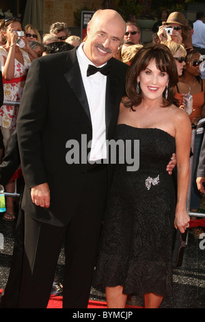 Dr Phil McGraw e Robin McGraw xxxiv diurno annuale Emmy Awards - Gli arrivi tenutosi presso il Teatro Kodak di Hollywood, in California - Foto Stock