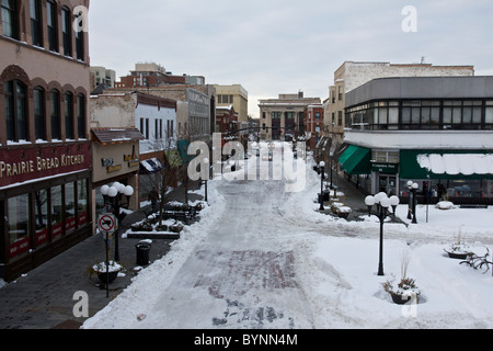 Marion Street dopo il blizzard di 2011. Il centro di Oak Park Illinois. Foto Stock
