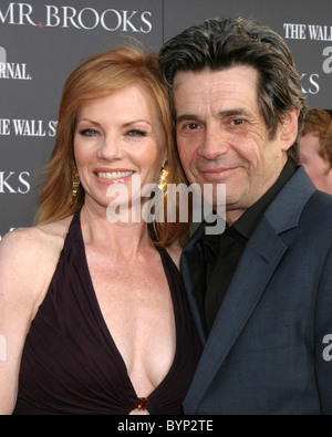 Marg Helgenberger e Alan Rosenberg 'Mr. Brooks' Premiere del Teatro Cinese di Mann Los Angeles, CA - 22.05.07 Foto Stock