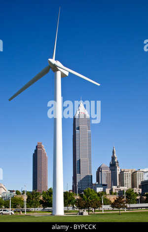 Stati Uniti d'America, Ohio, Cleveland, Vento generatore di potenza a turbina park fuori Omnimax Science Center Foto Stock