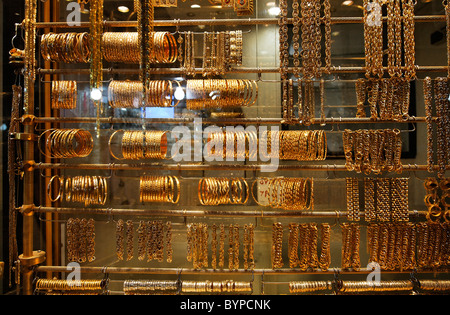 Visualizzazione dei gioielli in oro di un negozio nel Souk Al-Hamidiyah, Damasco, Siria Foto Stock