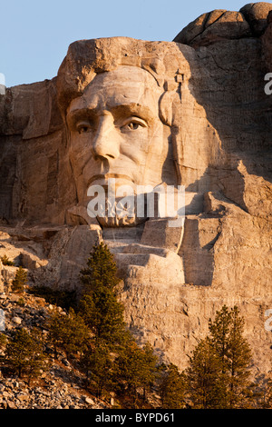 Stati Uniti d'America, Sud Dakota, Mount Rushmore National Monument, Close-up di Abraham Lincoln il volto sul versante della montagna in Black Hills Foto Stock