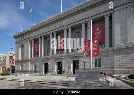 Il Museo di Arte Asiatica in San Francisco Civic Center plaza. Foto Stock