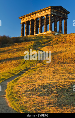 Penshaw (o il Conte di Durham) monumento, una follia costruito nel 1844 sulla collina Penshaw vicino a Sunderland, Tyne and Wear, Inghilterra Foto Stock